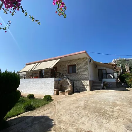 Angela Εξαμίλιο